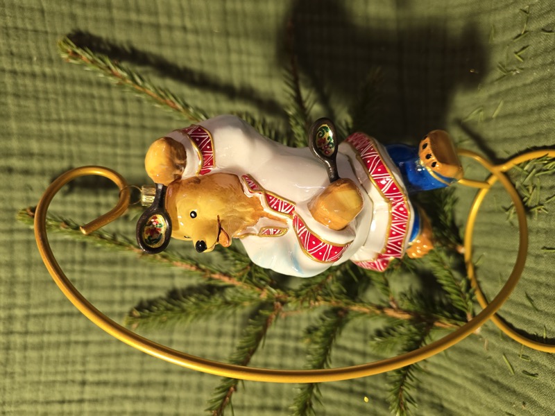 мишка с ложками