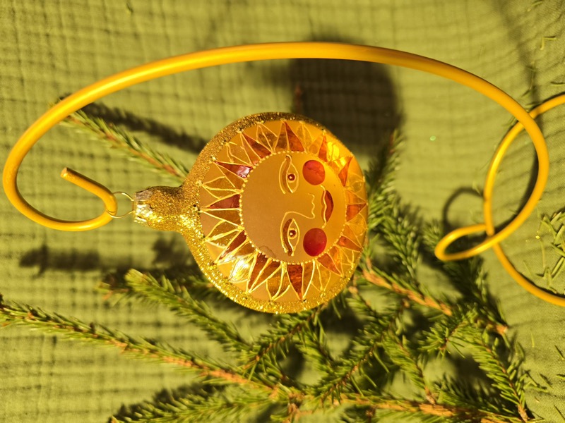 медальон солнышко