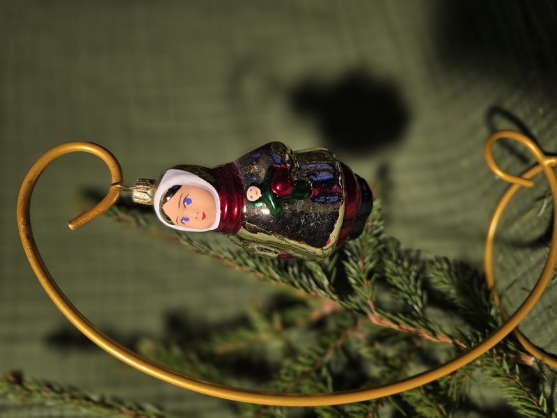 девочка с куклой